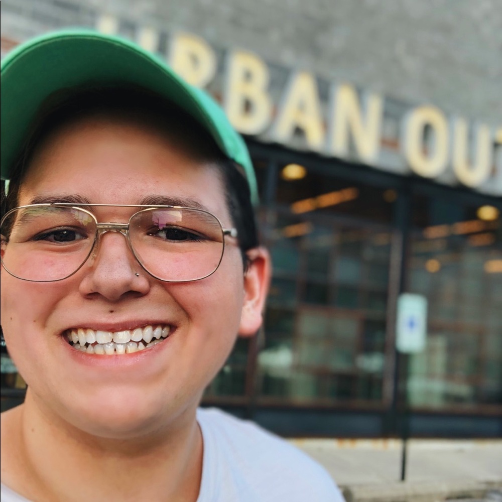 Meet your Posher, Logan